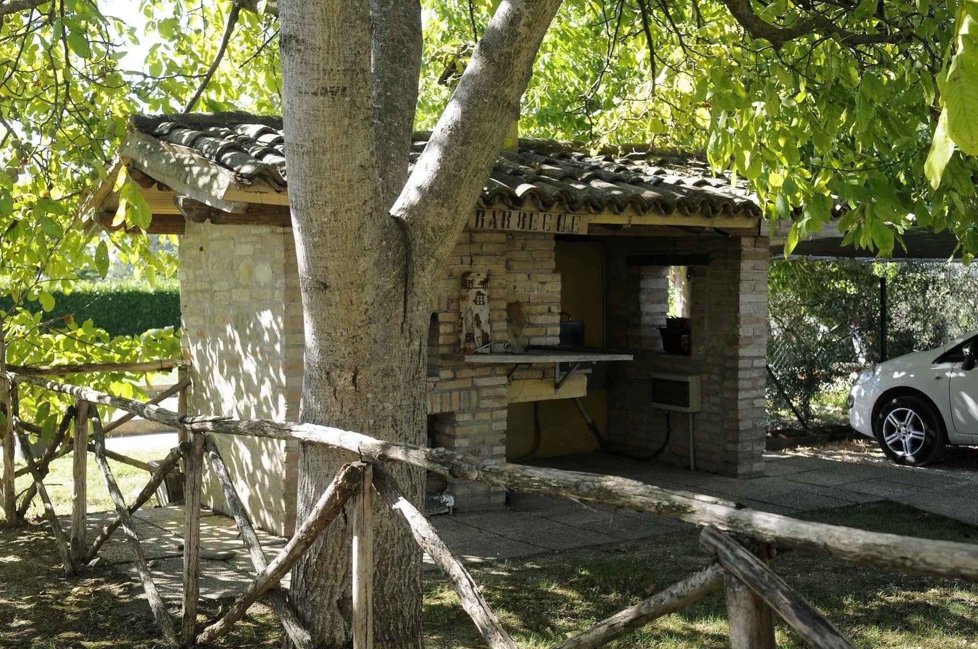 Agriturismo La Mora Assisi Buitenkant foto